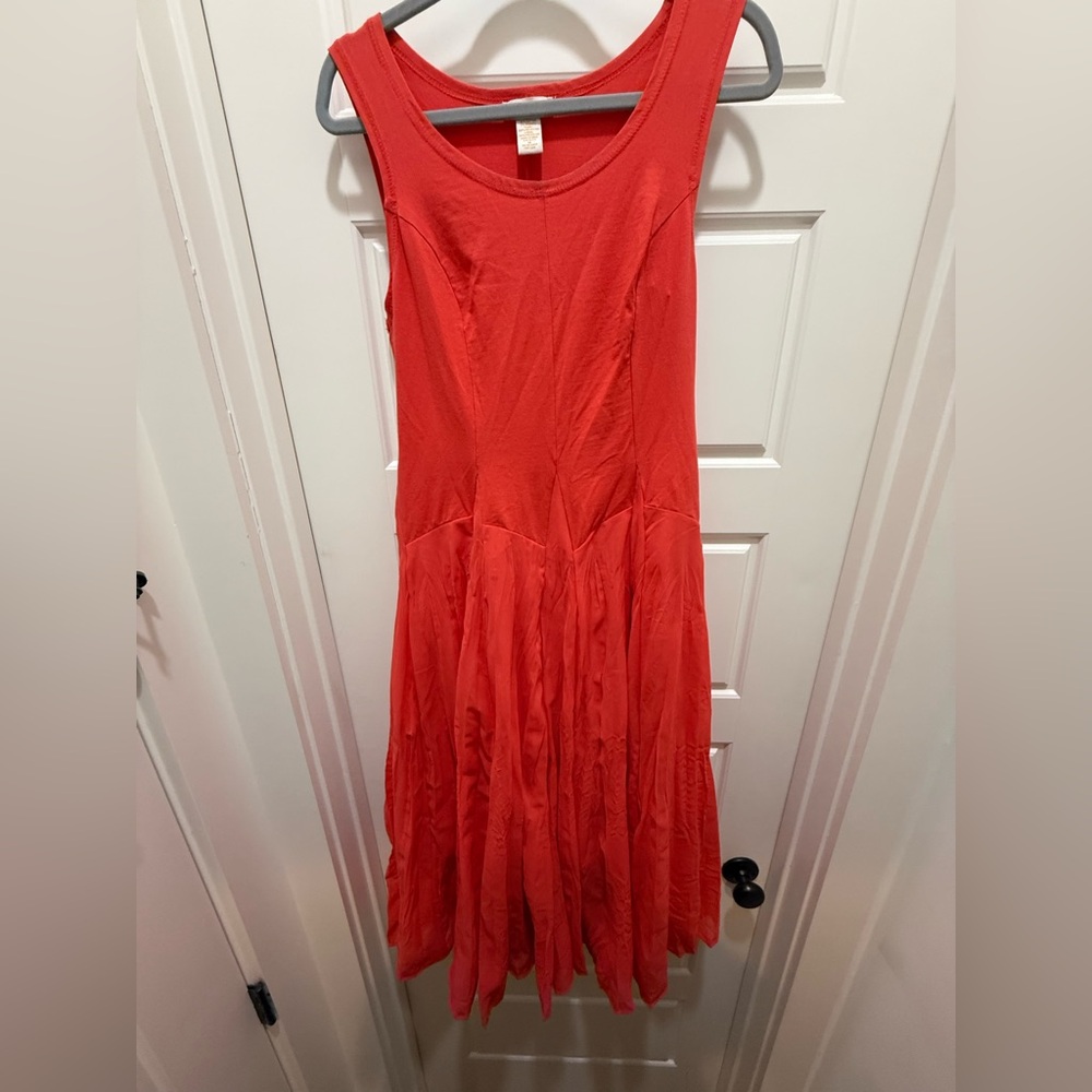 Kloyzlyne. Coral Mixed Media Midi Dress. Size Medium.
